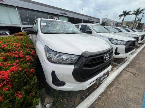 TOYOTA HILUX 2.8 D-4D TURBO DIESEL CD POWER PACK 4X4 MANUAL